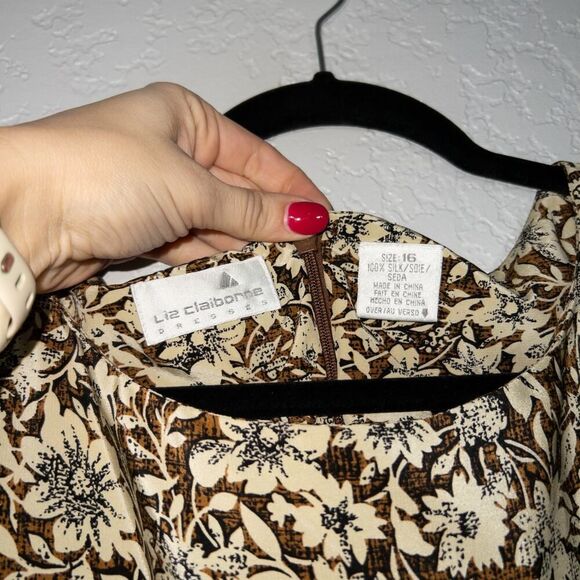 NWT Liz Claiborne Tan Tribal 100% Silk Wrap Dress Size 16 - Picture 3 of 9